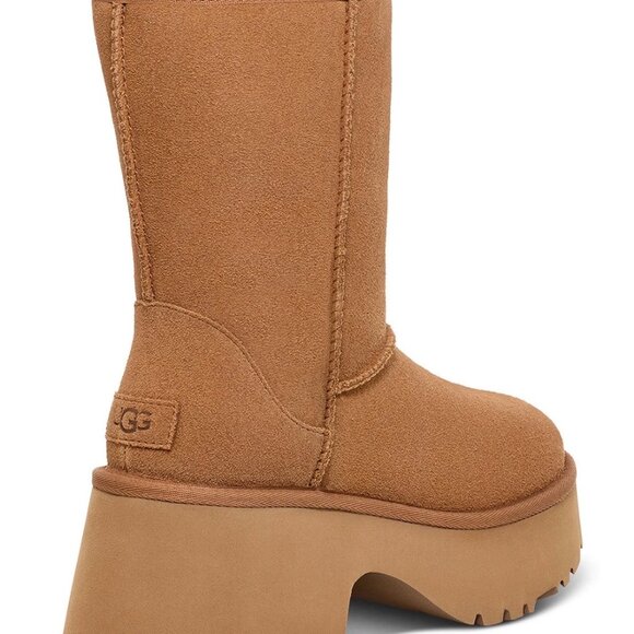 Woman's Boots UGG Classic Short New Height in Chestnut 11M - Picture 3 of 7